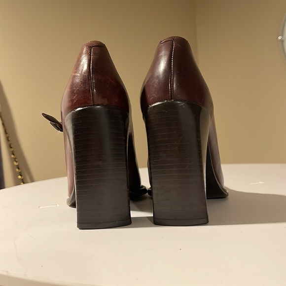 Brown leather pumps previously worn in excellent condition size 6 1/2 - Picture 6 of 13
